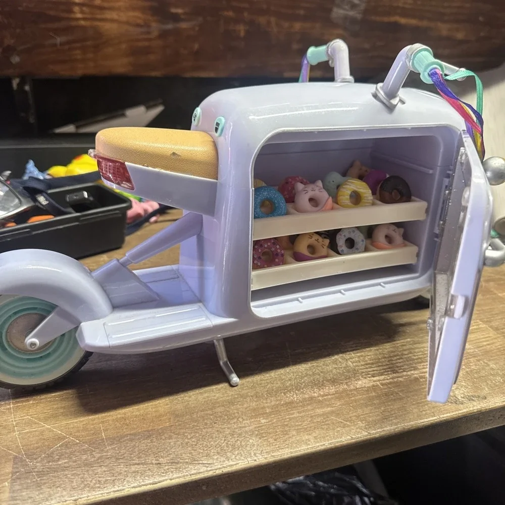 Glitter Girls Donut Delivery Scooter